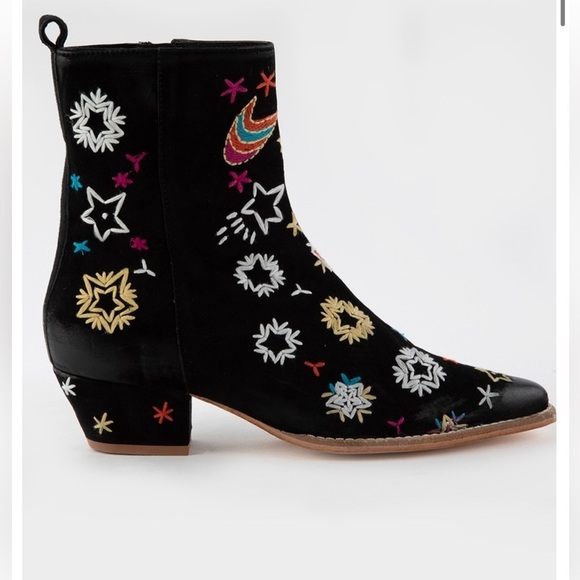 FREE PEOPLE Bowers Embroidered Ankle Boots Black Suede Size 38.5 - Picture 3 of 11